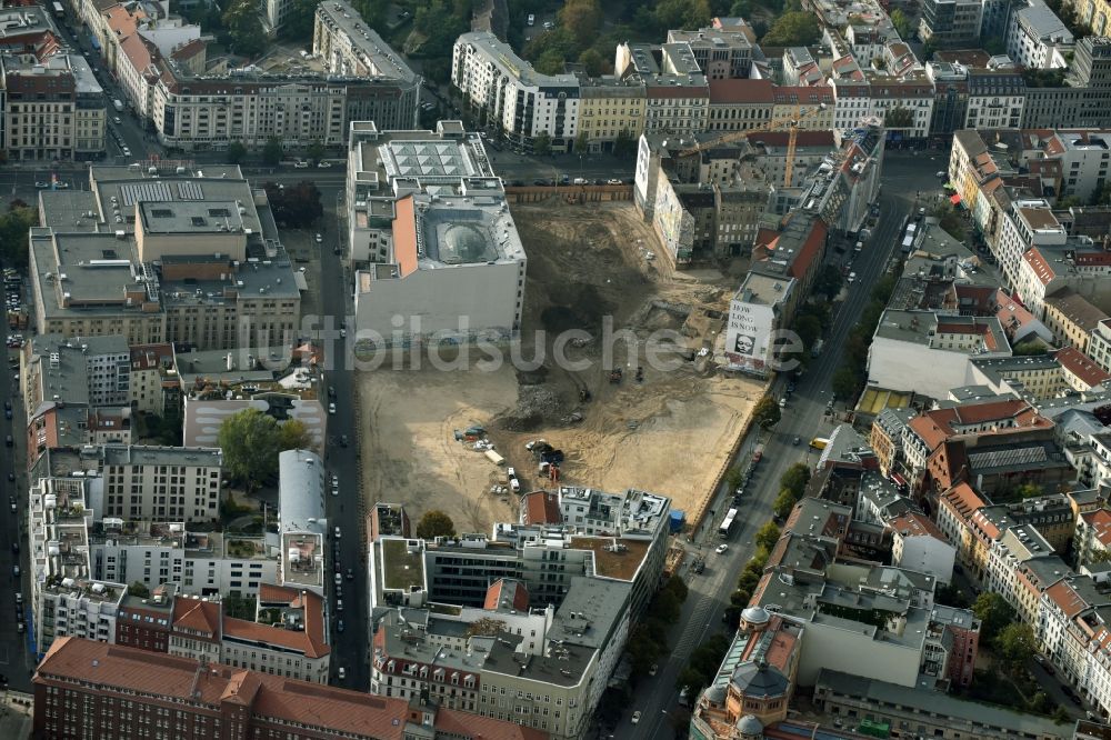 Luftaufnahme Berlin - Baustelle zum Neubau auf dem Areal am Tacheles an der Oranienburger Straße im Ortsteil Mitte in Berlin, Deutschland