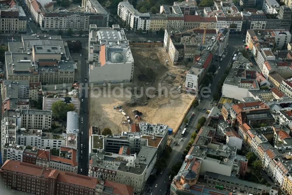 Berlin von oben - Baustelle zum Neubau auf dem Areal am Tacheles an der Oranienburger Straße im Ortsteil Mitte in Berlin, Deutschland