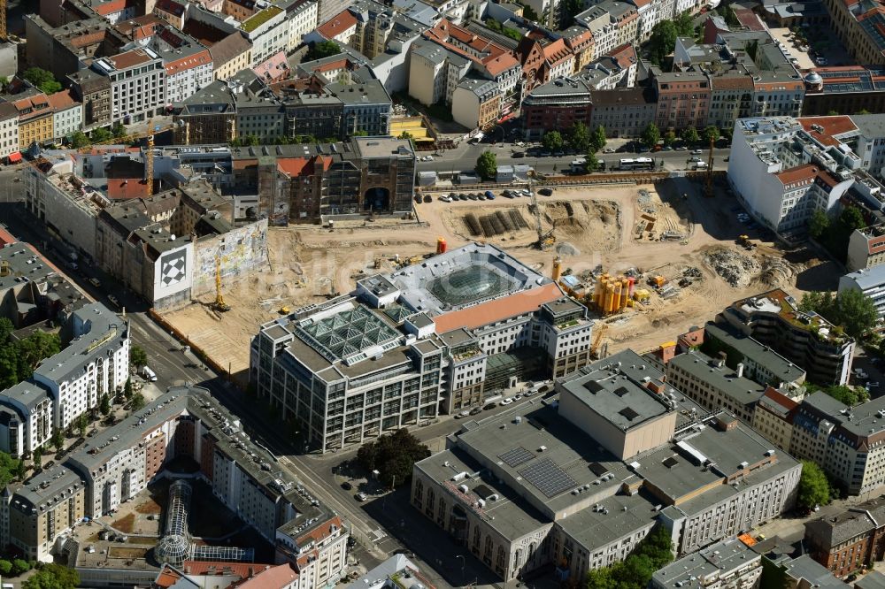 Berlin von oben - Baustelle zum Neubau auf dem Areal am Tacheles an der Oranienburger Straße im Ortsteil Mitte in Berlin, Deutschland