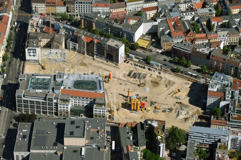 Luftaufnahme Berlin - Baustelle zum Neubau auf dem Areal am Tacheles an der Oranienburger Straße im Ortsteil Mitte in Berlin, Deutschland