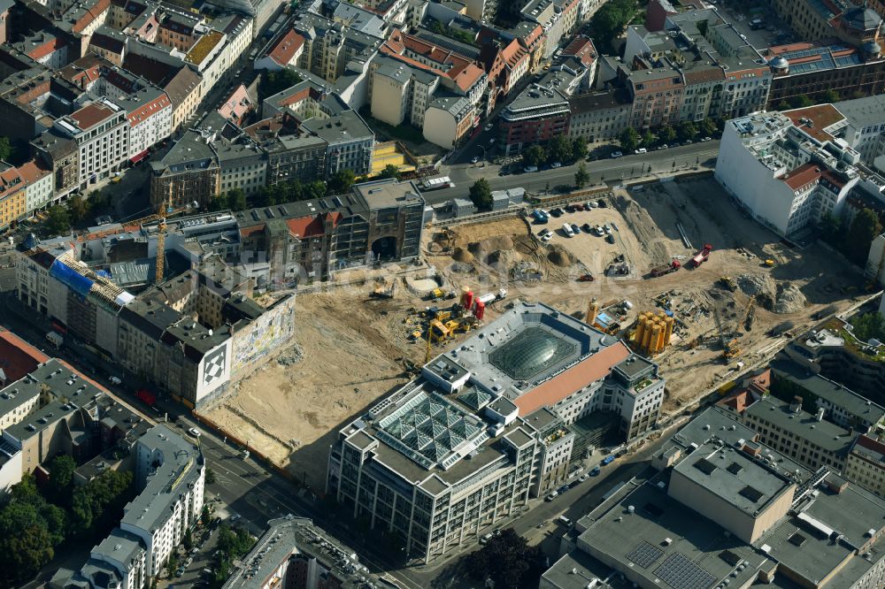 Luftaufnahme Berlin - Baustelle zum Neubau auf dem Areal am Tacheles an der Oranienburger Straße im Ortsteil Mitte in Berlin, Deutschland