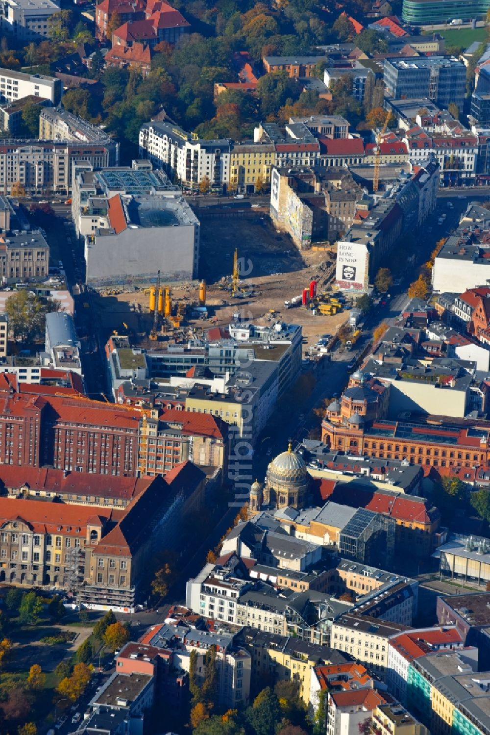 Luftbild Berlin - Baustelle zum Neubau auf dem Areal am Tacheles an der Oranienburger Straße im Ortsteil Mitte in Berlin, Deutschland