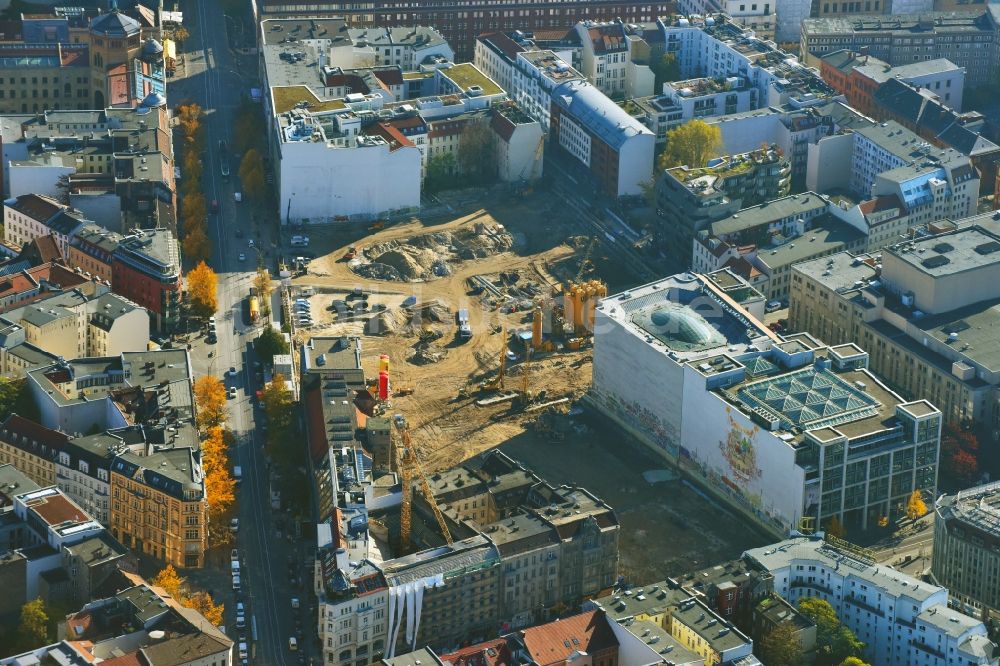 Luftaufnahme Berlin - Baustelle zum Neubau auf dem Areal am Tacheles an der Oranienburger Straße im Ortsteil Mitte in Berlin, Deutschland