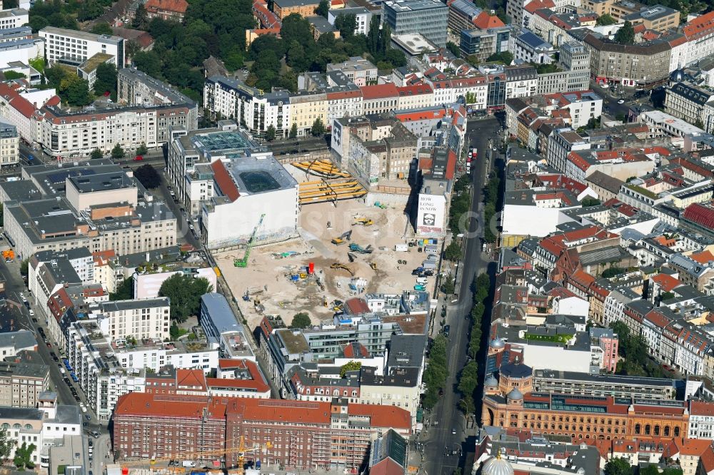 Luftaufnahme Berlin - Baustelle zum Neubau auf dem Areal am Tacheles an der Oranienburger Straße im Ortsteil Mitte in Berlin, Deutschland