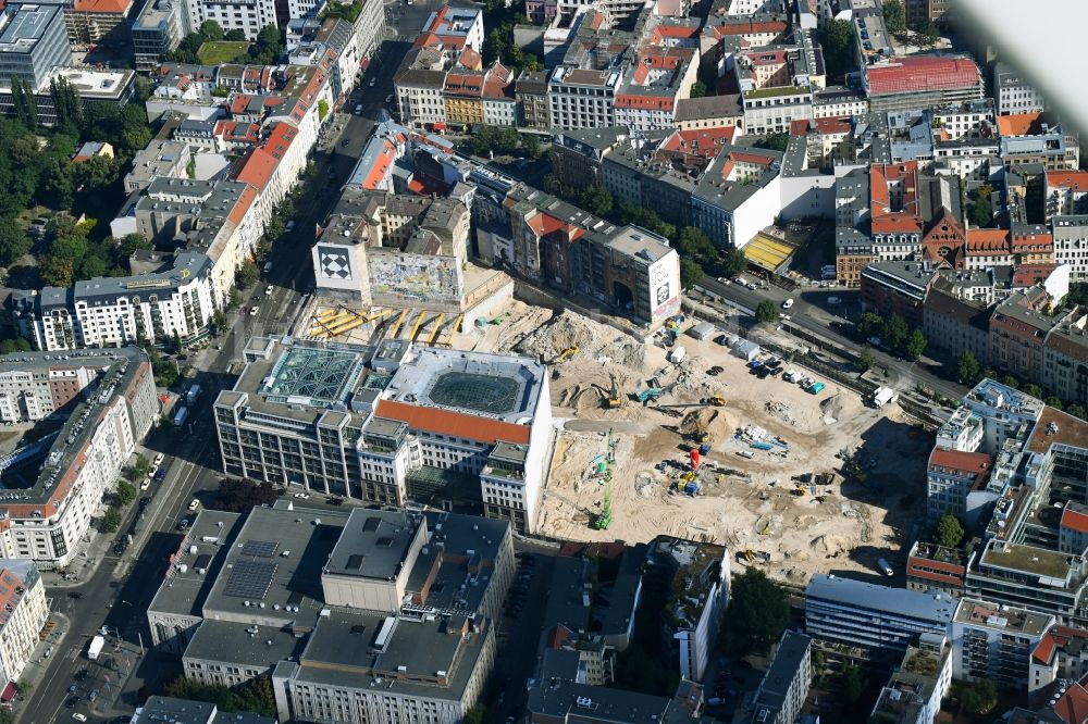 Luftaufnahme Berlin - Baustelle zum Neubau auf dem Areal am Tacheles an der Oranienburger Straße im Ortsteil Mitte in Berlin, Deutschland