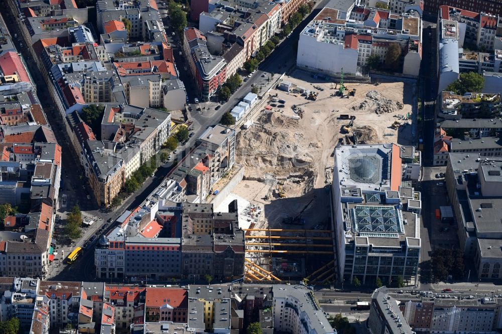 Luftbild Berlin - Baustelle zum Neubau auf dem Areal am Tacheles an der Oranienburger Straße im Ortsteil Mitte in Berlin, Deutschland