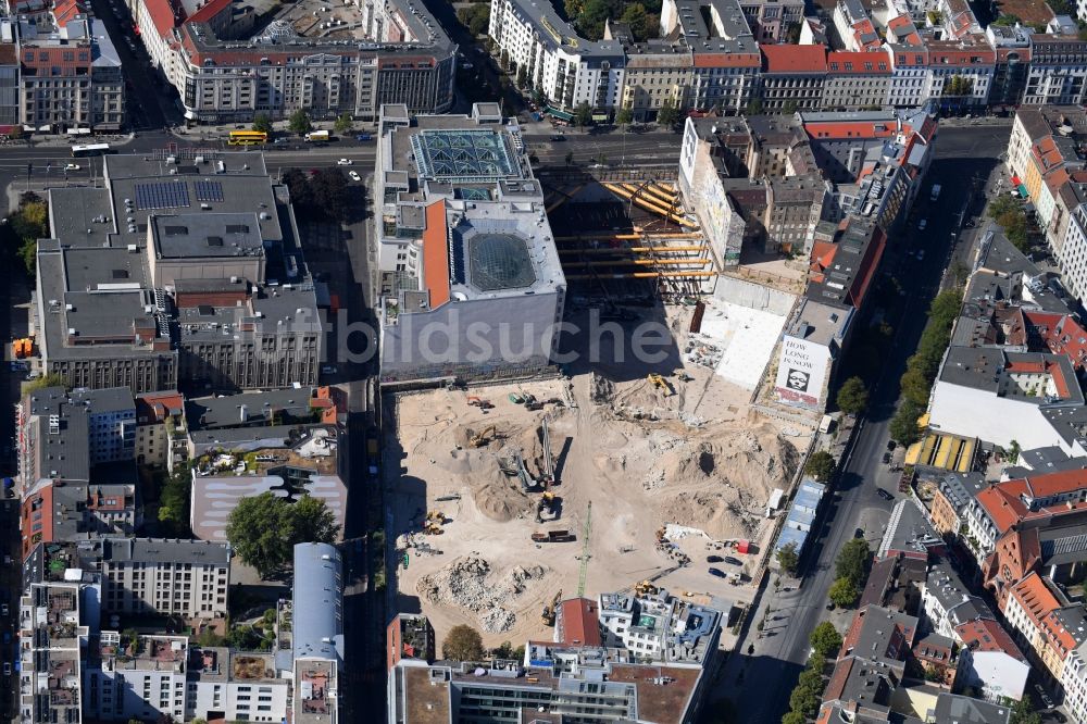 Luftbild Berlin - Baustelle zum Neubau auf dem Areal am Tacheles an der Oranienburger Straße im Ortsteil Mitte in Berlin, Deutschland