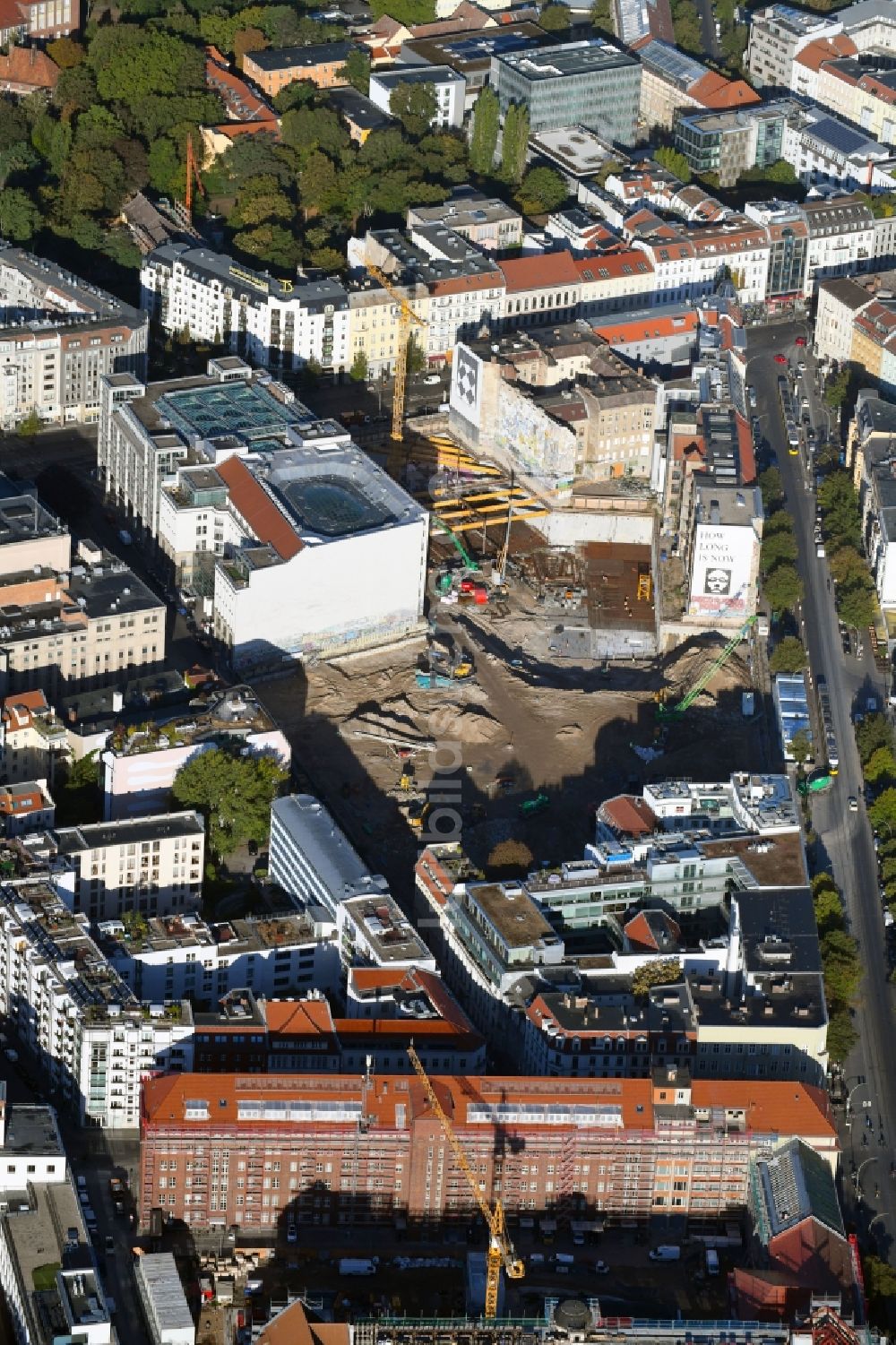 Luftaufnahme Berlin - Baustelle zum Neubau auf dem Areal am Tacheles an der Oranienburger Straße im Ortsteil Mitte in Berlin, Deutschland