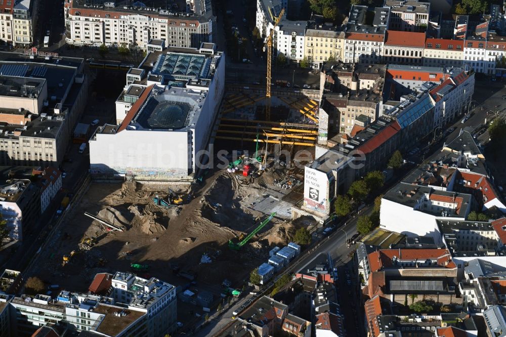 Luftbild Berlin - Baustelle zum Neubau auf dem Areal am Tacheles an der Oranienburger Straße im Ortsteil Mitte in Berlin, Deutschland