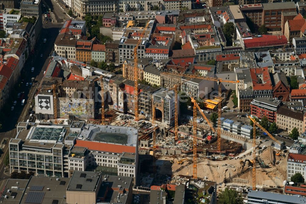 Berlin von oben - Baustelle zum Neubau auf dem Areal am Tacheles an der Oranienburger Straße im Ortsteil Mitte in Berlin, Deutschland