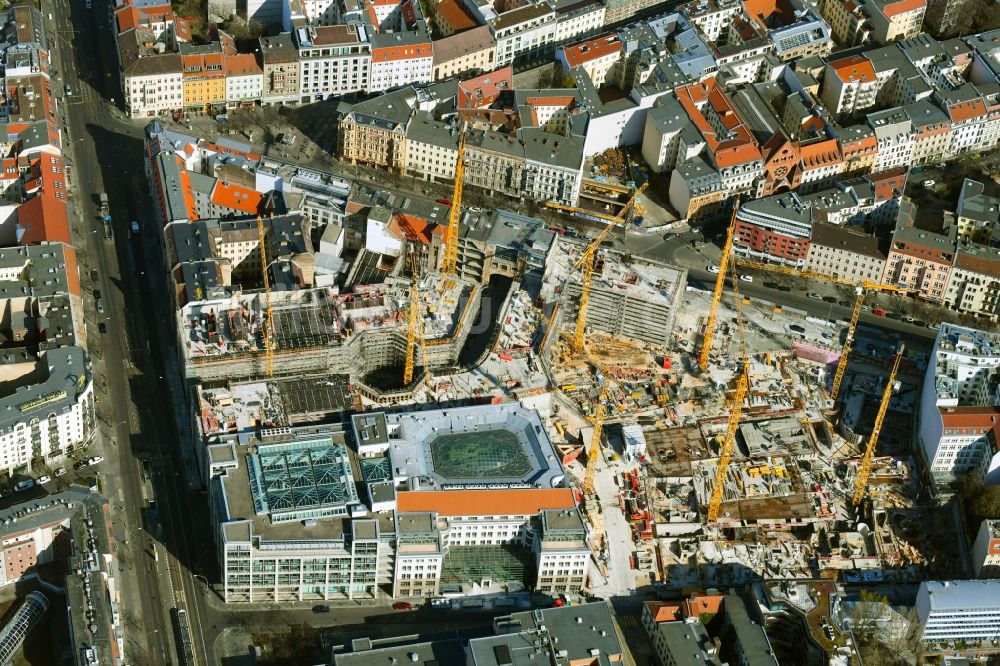 Luftbild Berlin - Baustelle zum Neubau auf dem Areal am Tacheles an der Oranienburger Straße im Ortsteil Mitte in Berlin, Deutschland