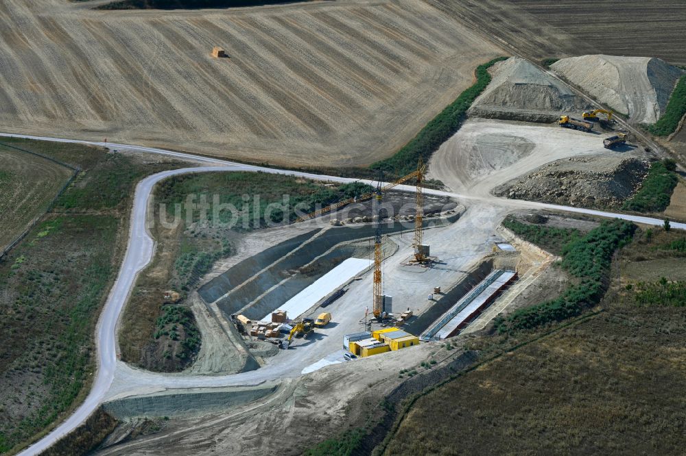 Luftbild Salzmünde - Baustelle zum Neubau der Autobahn- Brücke der BAB A143 Westumfahrung in Salzmünde im Bundesland Sachsen-Anhalt, Deutschland