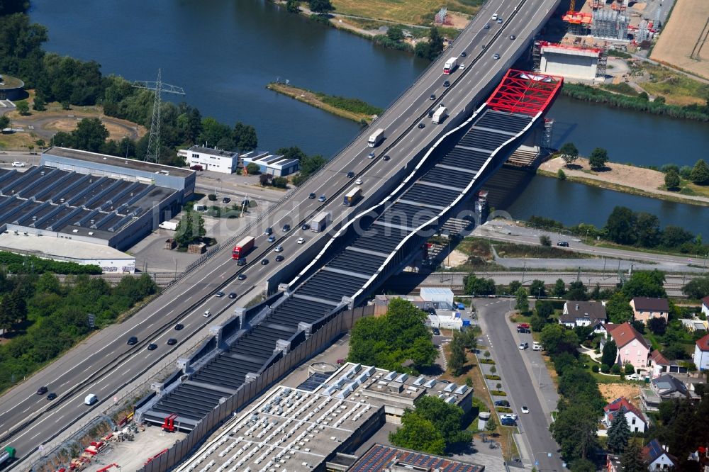 Luftaufnahme Heilbronn - Baustelle zum Neubau des Autobahn- Brücke Neckartalübergang der BAB A6 in Heilbronn im Bundesland Baden-Württemberg, Deutschland