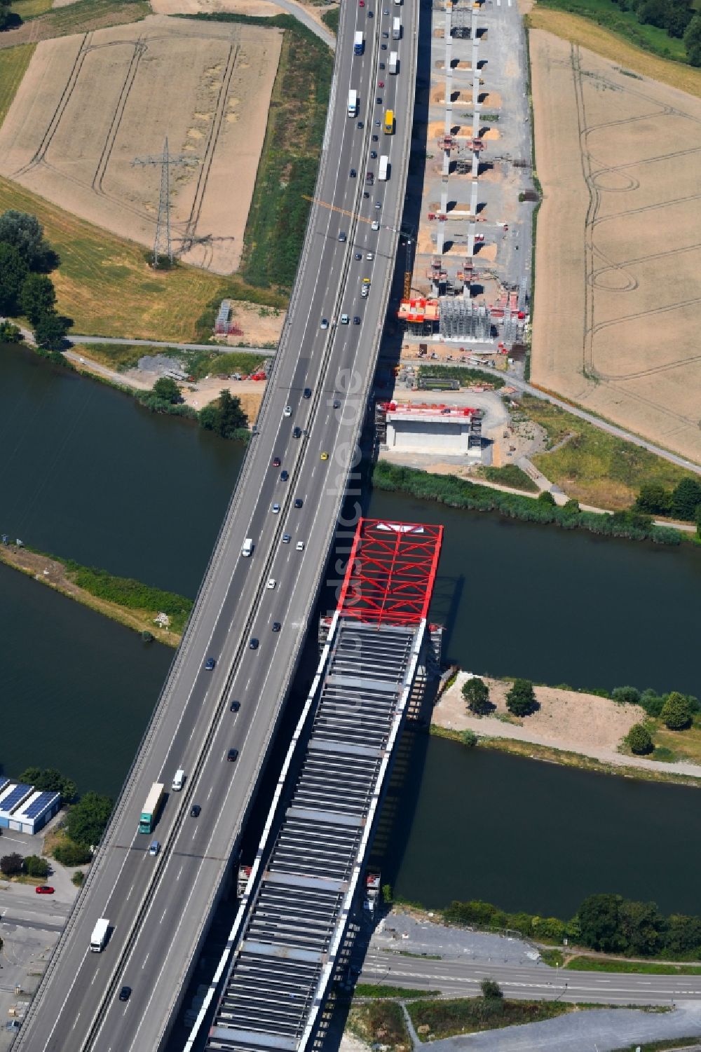 Heilbronn von oben - Baustelle zum Neubau des Autobahn- Brücke Neckartalübergang der BAB A6 in Heilbronn im Bundesland Baden-Württemberg, Deutschland