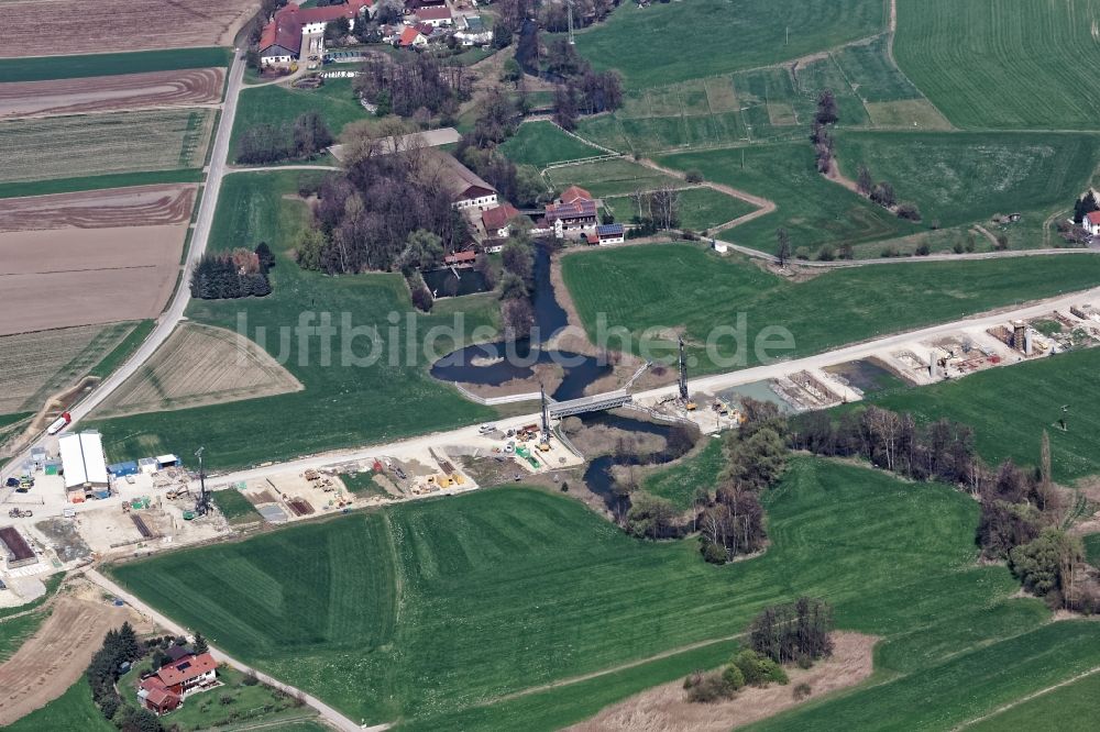 Lengdorf von oben - Baustelle zum Neubau des Autobahn- Brückenbauwerk der BAB A49 - Isentalbrücke in Lengdorf im Bundesland Bayern