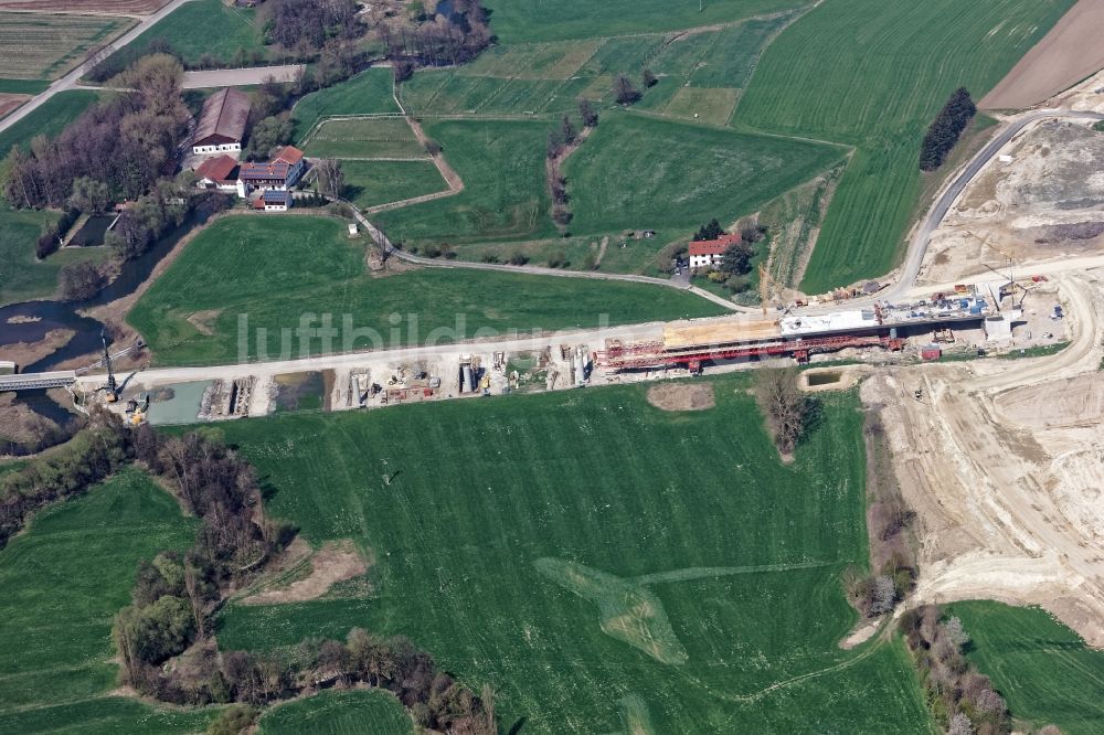 Luftbild Lengdorf - Baustelle zum Neubau des Autobahn- Brückenbauwerk der BAB A49 - Isentalbrücke in Lengdorf im Bundesland Bayern