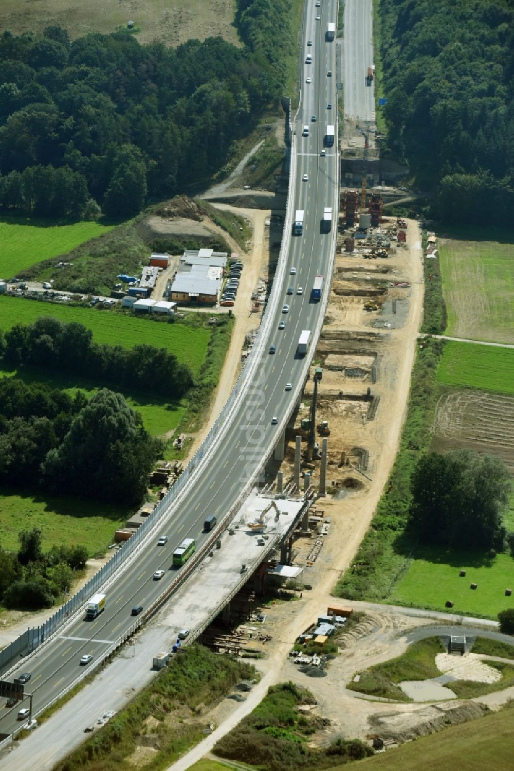 Luftbild Münchholzhausen - Baustelle zum Neubau des Autobahn- Brückenbauwerk der BAB A45 in Münchholzhausen im Bundesland Hessen, Deutschland