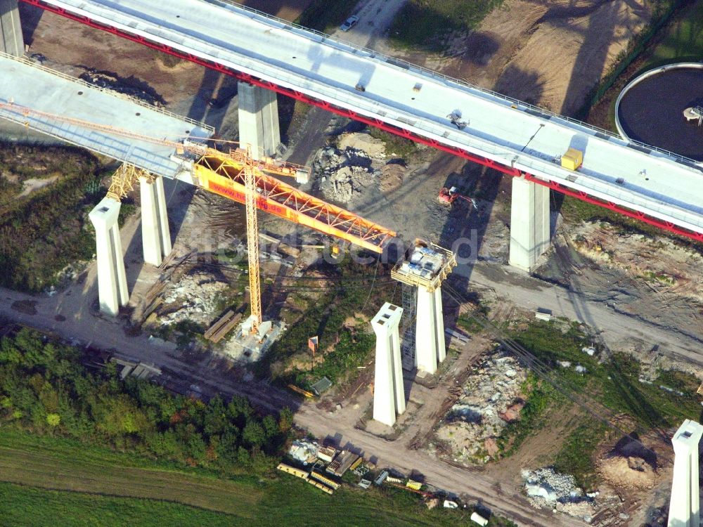 Luftaufnahme Rödental - Baustelle zum Neubau des Autobahn- Brückenbauwerk der Itztalbrücke in Rödental im Bundesland Bayern, Deutschland