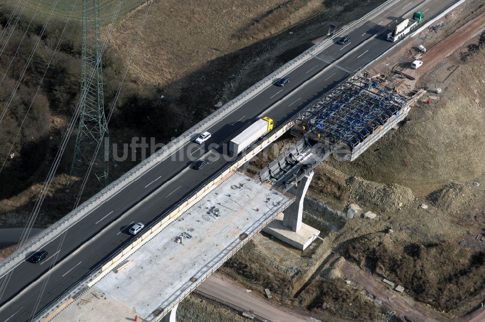 Ettenhausen von oben - Baustelle zum Neubau des Autobahn- Brückenbauwerk der Nesseltabrücke der BAB A4 / E40 in Ettenhausen im Bundesland Thüringen, Deutschland