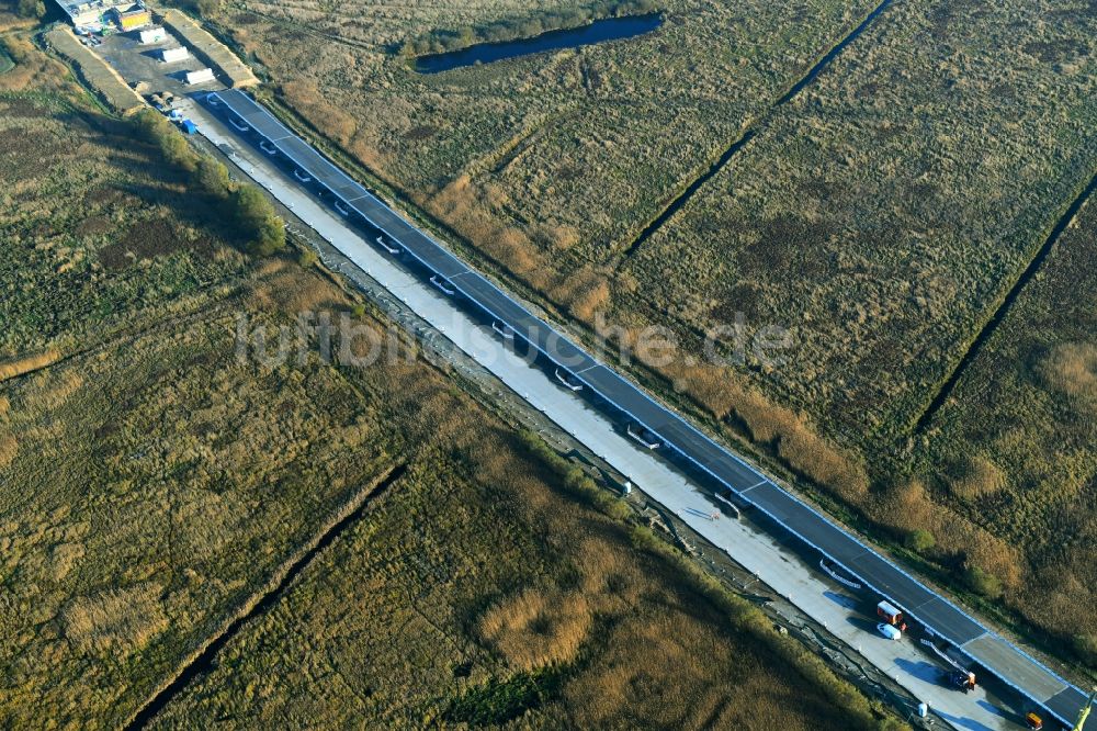 Luftaufnahme Tribsees - Baustelle zum Neubau des Autobahn- Brückenbauwerk A20 in Tribsees im Bundesland Mecklenburg-Vorpommern, Deutschland