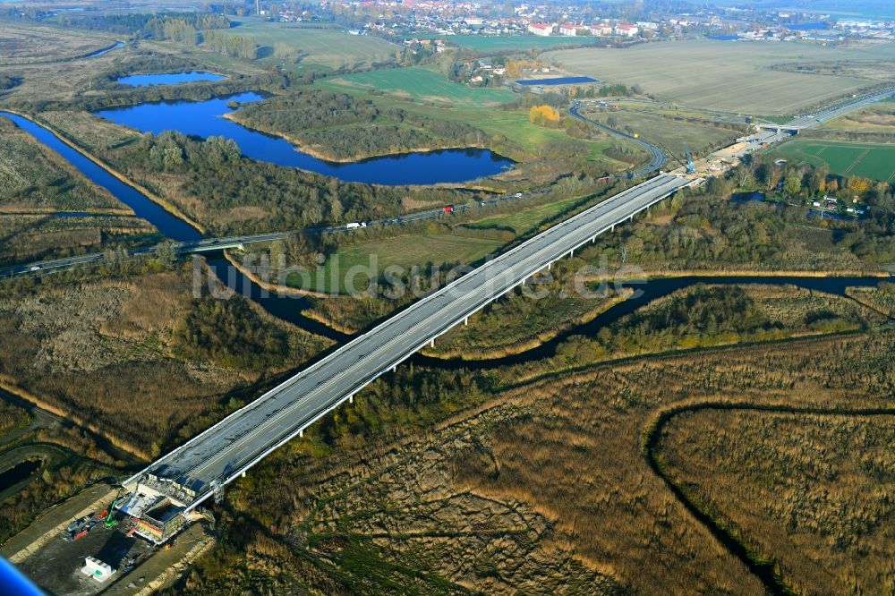 Luftaufnahme Tribsees - Baustelle zum Neubau des Autobahn- Brückenbauwerk A20 in Tribsees im Bundesland Mecklenburg-Vorpommern, Deutschland