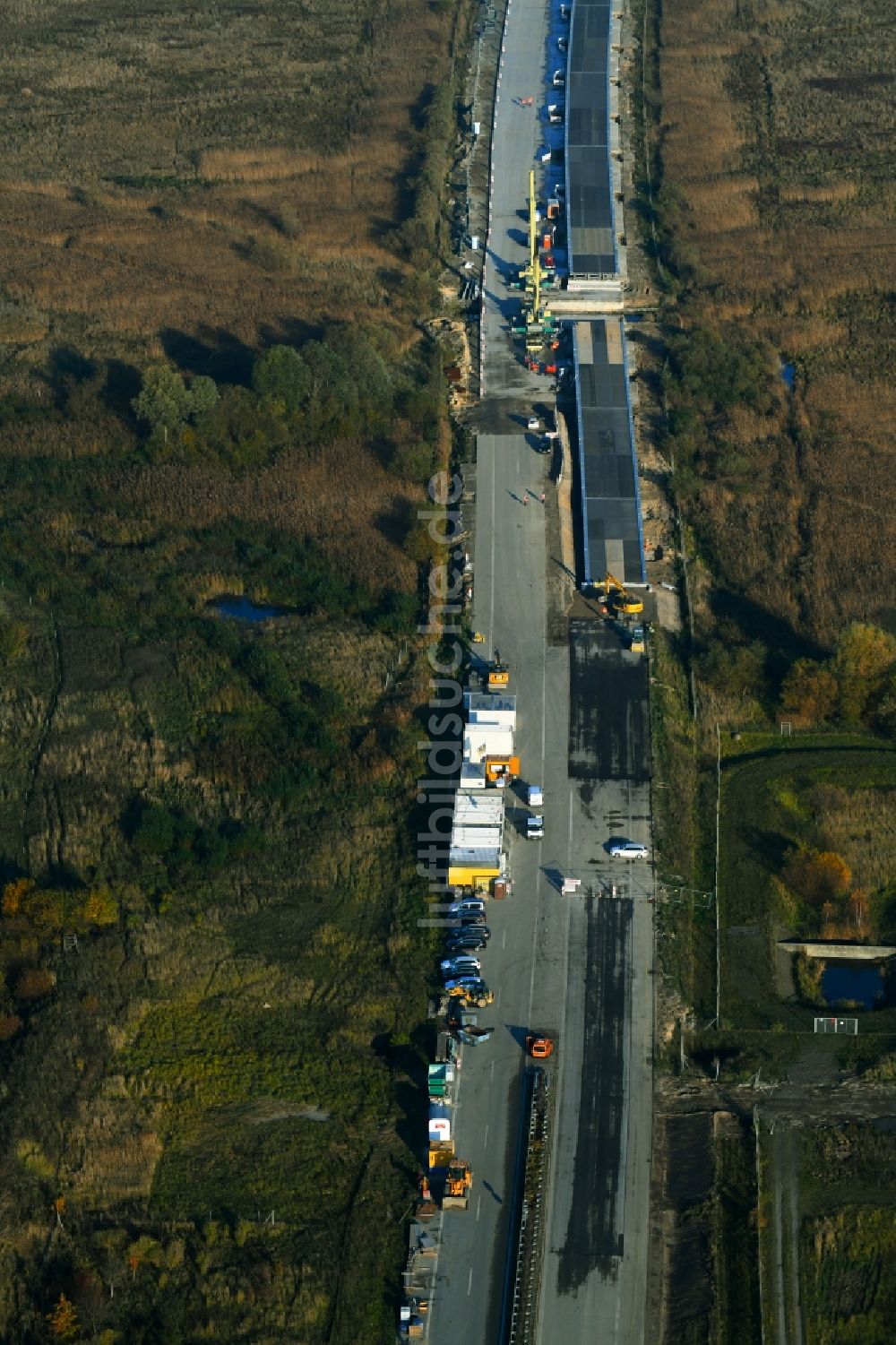 Luftaufnahme Tribsees - Baustelle zum Neubau des Autobahn- Brückenbauwerk A20 in Tribsees im Bundesland Mecklenburg-Vorpommern, Deutschland