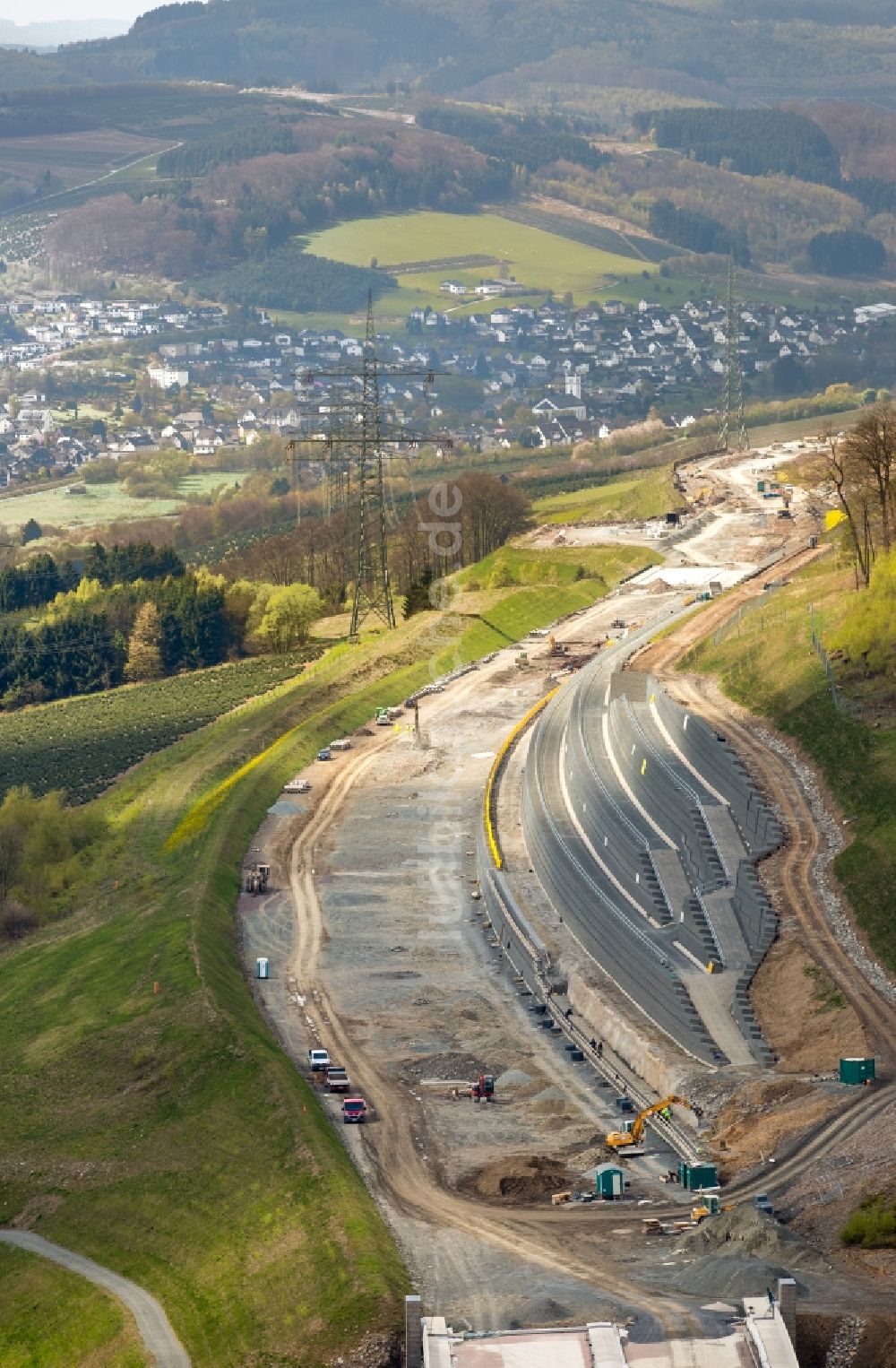 Luftbild Bestwig - Baustelle zum Neubau am Autobahn- Streckenverlauf der Autobahnerweiterung A46 im Ortsteil Ostwig in Bestwig im Bundesland Nordrhein-Westfalen