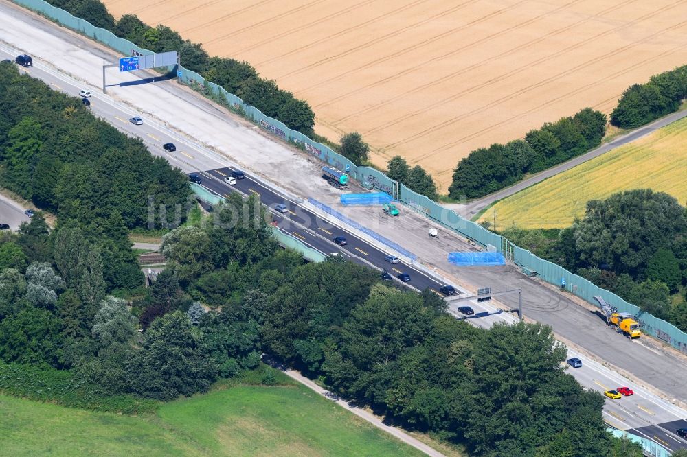 Karlsruhe aus der Vogelperspektive: Baustelle zum Neubau am Autobahn- Streckenverlauf der BAB 5 in Karlsruhe im Bundesland Baden-Württemberg, Deutschland