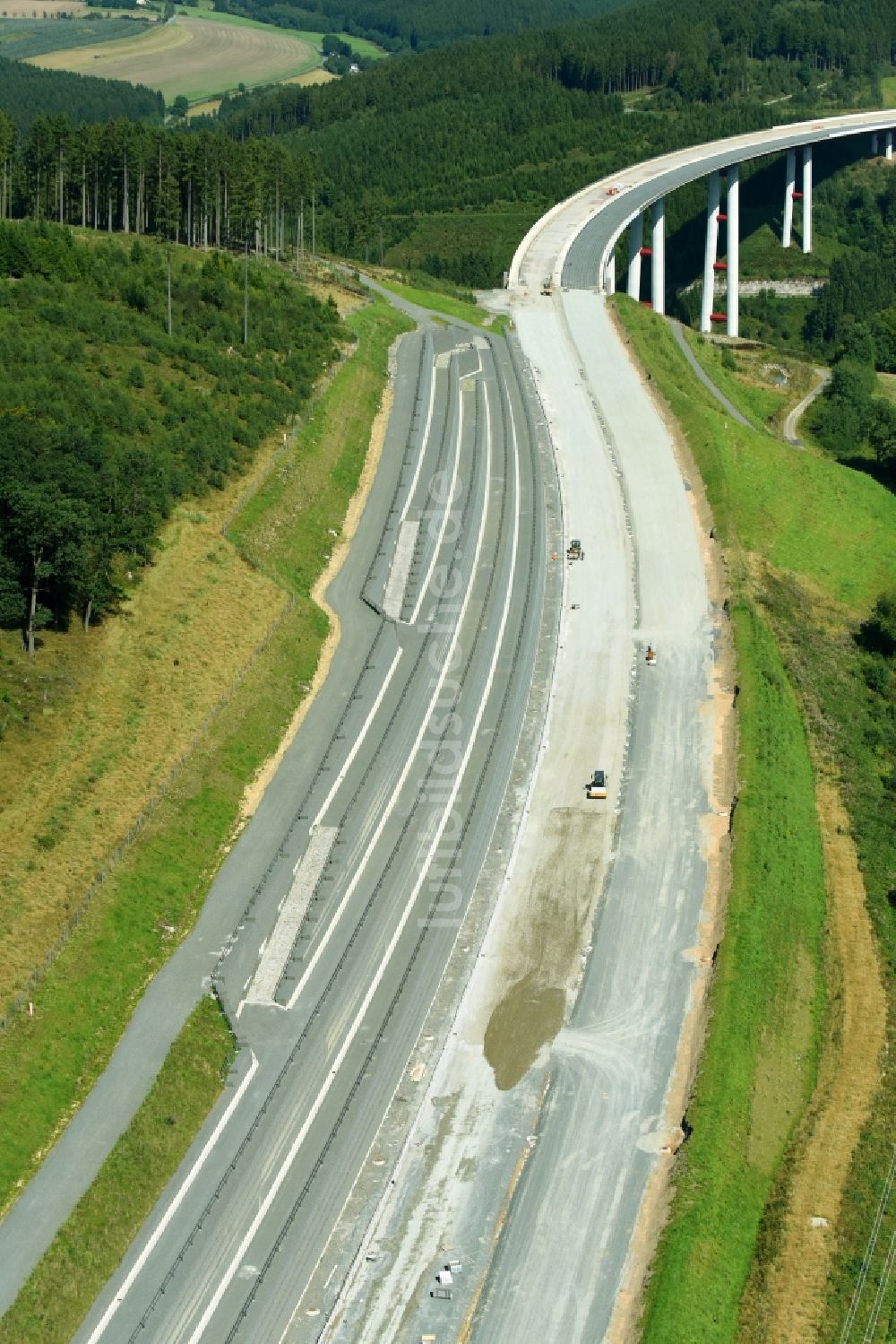 Luftbild Nuttlar - Baustelle zum Neubau am Autobahn- Streckenverlauf der BAB A46 in Nuttlar im Bundesland Nordrhein-Westfalen, Deutschland