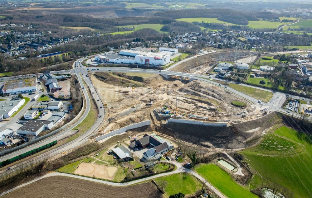 Luftaufnahme Velbert - Baustelle zum Neubau am Autobahn- Streckenverlauf der BAB A44 zur Abfahrt der Bundesstraße B227 im Ortsteil Hetterscheidt in Velbert im Bundesland Nordrhein-Westfalen