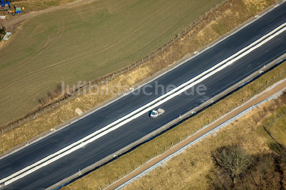 Velbert von oben - Baustelle zum Neubau am Autobahn- Streckenverlauf der BAB A44 zur Abfahrt der Bundesstraße B227 im Ortsteil Hetterscheidt in Velbert im Bundesland Nordrhein-Westfalen