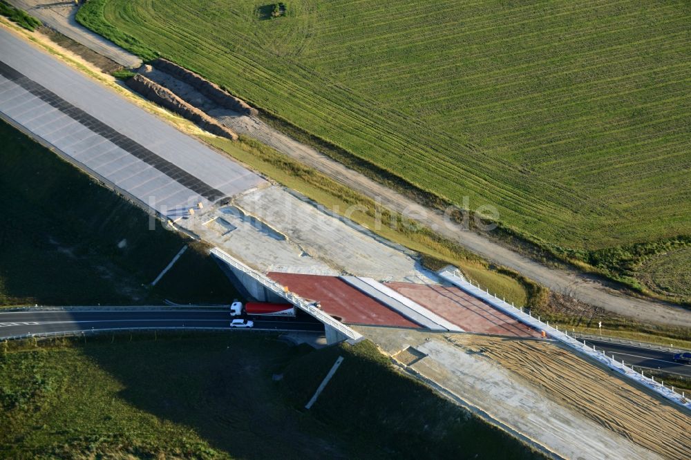 Karstädt von oben - Baustelle zum Neubau der Autobahnbrücke BAB A14 über die Löcknitz bei Karstädt im Bundesland Brandenburg