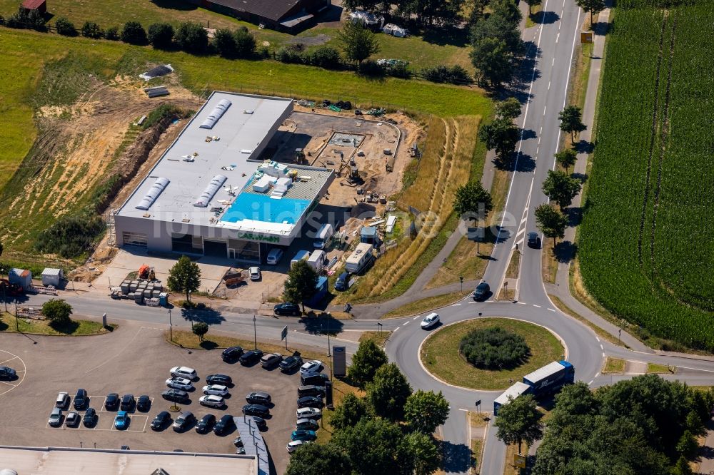 Ahlen von oben - Baustelle zum Neubau einer Autowaschanlage Carwash Ahlen in Ahlen im Bundesland Nordrhein-Westfalen, Deutschland