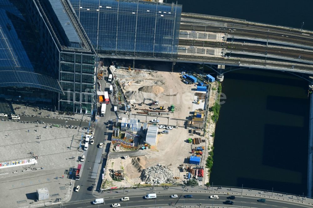 Berlin aus der Vogelperspektive: Baustelle zum Neubau der U-Bahn Linie U5 am Friedrich-List-Ufer Ecke Hugo-Preuß-Brücke in Berlin, Deutschland