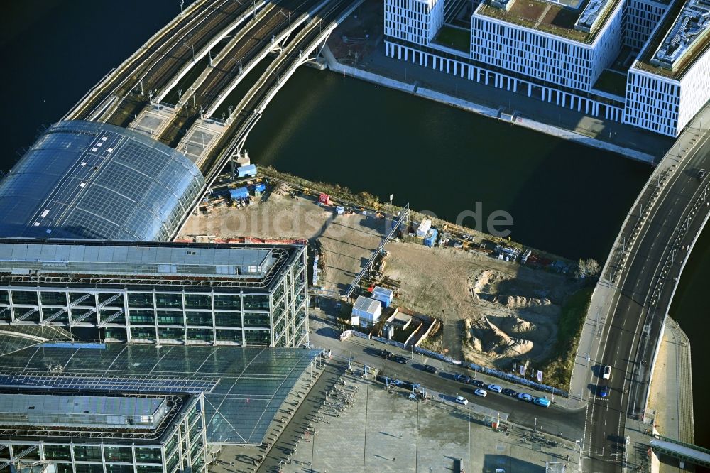 Berlin von oben - Baustelle zum Neubau der U-Bahn Linie U5 am Friedrich-List-Ufer Ecke Hugo-Preuß-Brücke in Berlin, Deutschland