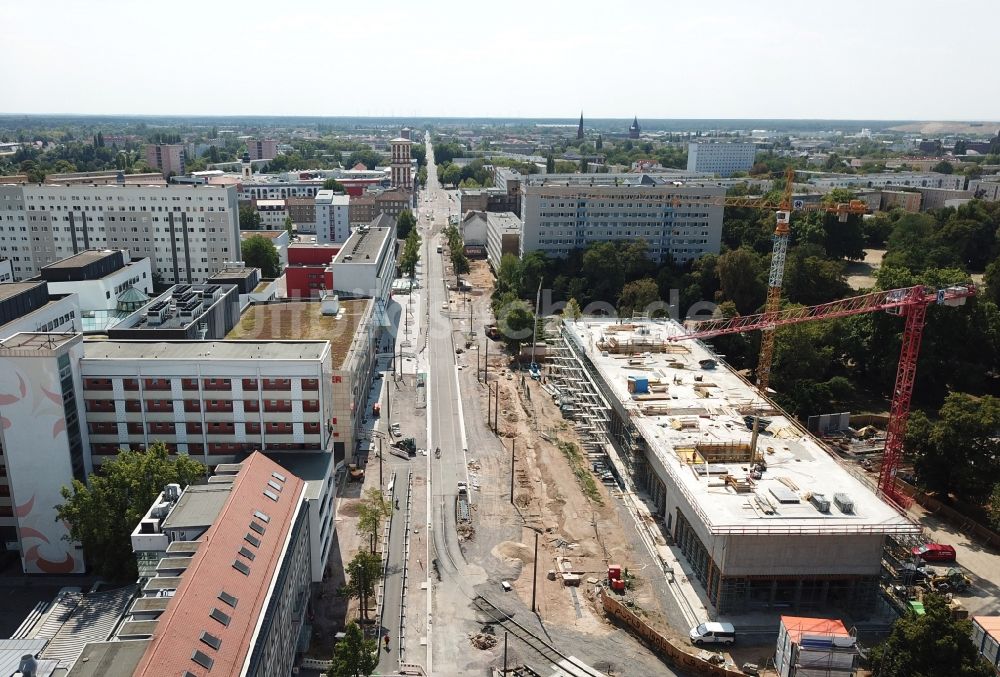 Dessau aus der Vogelperspektive: Baustelle zum Neubau Bauhaus-Museum im Stadtpark an der Kavalierstraße Ecke Friedrichstraße in Dessau im Bundesland Sachsen-Anhalt, Deutschland