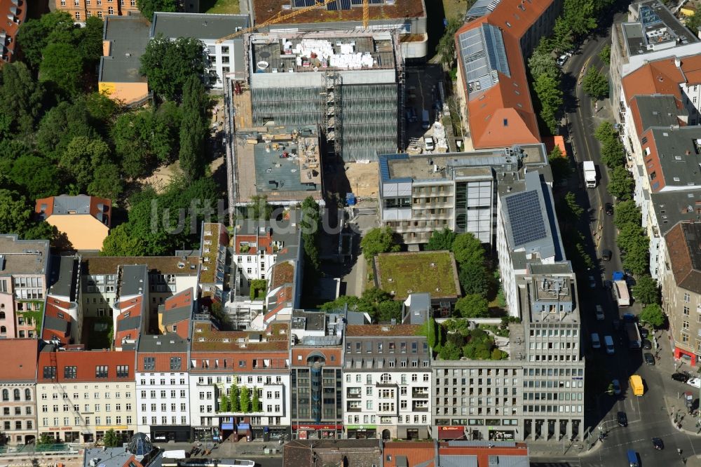 Luftaufnahme Berlin - Baustelle zum Neubau des Berlin Institute for Medical Systems BIMSB an der Hannoverschen Straße im Bezirk Mitte in Berlin