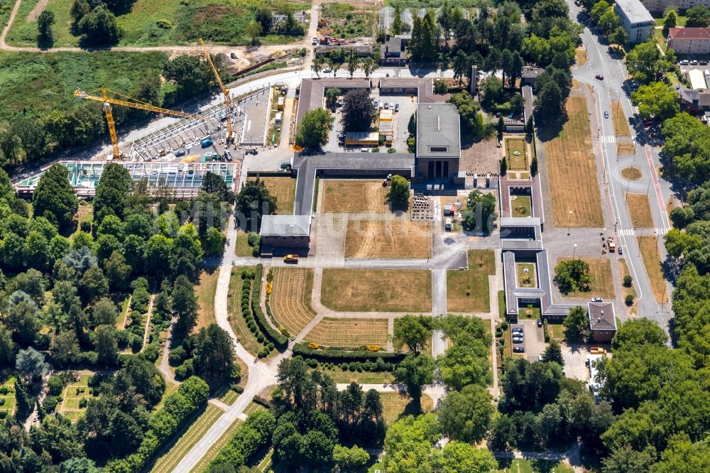 Luftbild Bochum - Baustelle zum Neubau eines Betriebshof der Feuerwehr und einem Gebäudekomplex der zentralen Friedhofsunterhaltung in Bochum im Bundesland Nordrhein-Westfalen, Deutschland