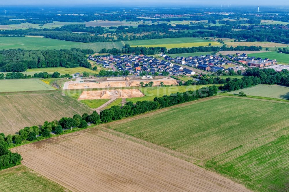 Luftbild Stade - Baustelle zum Neubau eines Bildungs Campus mit Turnhalle in Stade Riensförde im Bundesland Niedersachsen, Deutschland