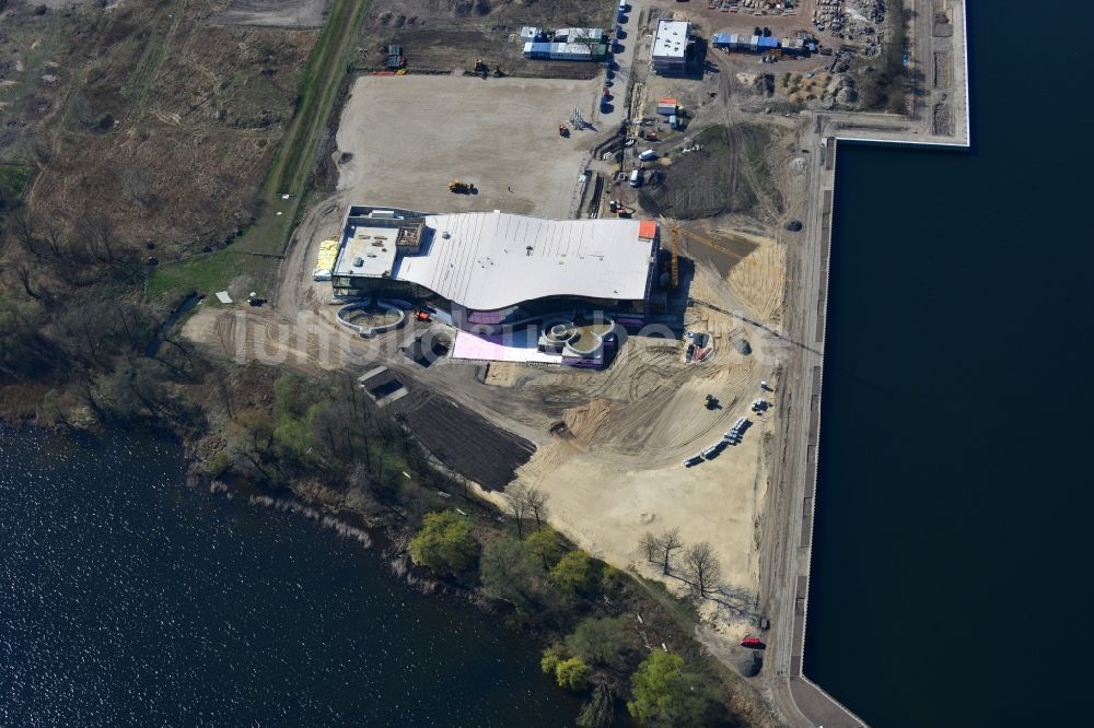 Luftaufnahme Werder Havel - Baustelle zum Neubau der BlütenTherme Werder (Havel) mit Thermalsole- und Saunalandschaft in Werder Havel im Bundesland Brandenburg