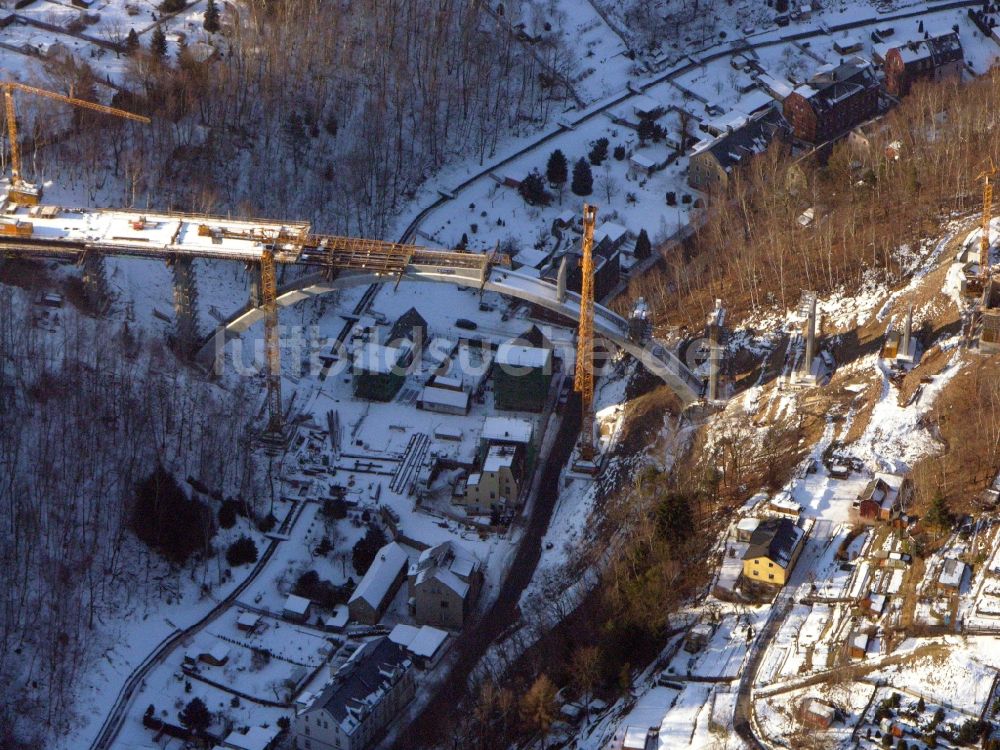 Luftbild Aue - Baustelle zum Neubau des Brückenbauwerkes auf der Chemnitzer Straße in Aue im Bundesland Sachsen, Deutschland