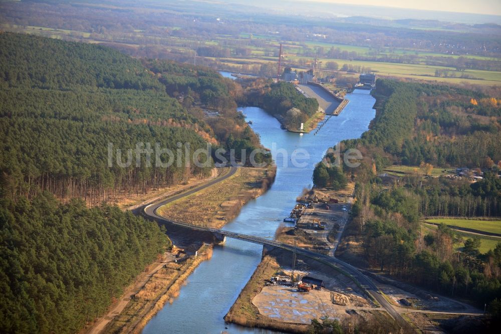 Luftaufnahme Eberswalde - Baustelle zum Neubau eines Brückenbauwerkes entlang der Bundesstraße L 291 über den Finowkanal - Havel-Oder-Wasserstraße ( HOW ) bei Eberswalde in Brandenburg