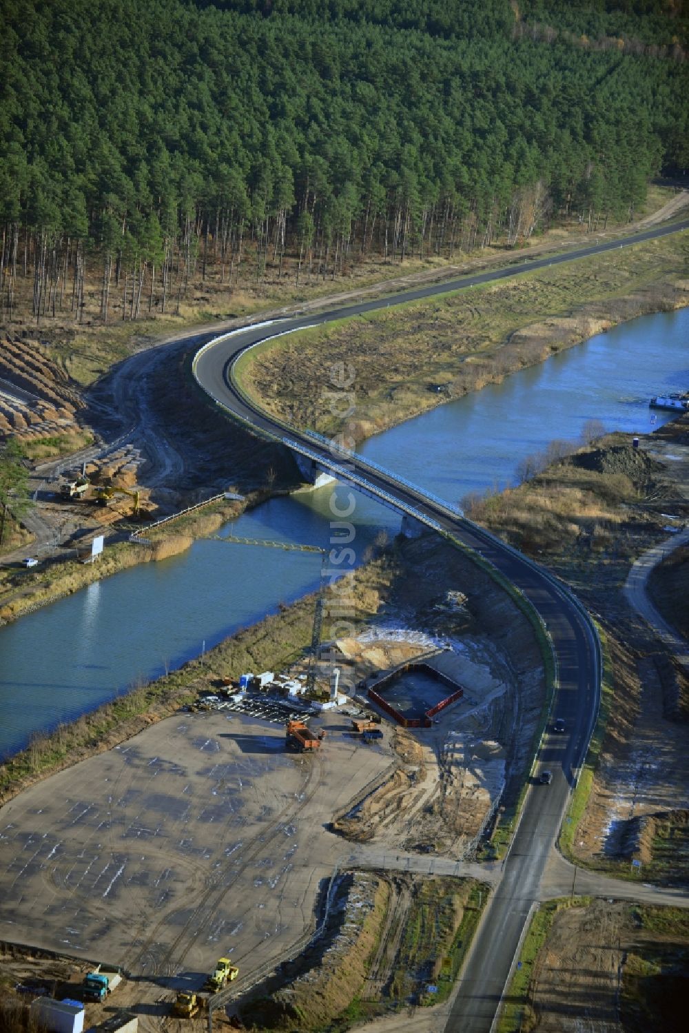 Luftbild Eberswalde - Baustelle zum Neubau eines Brückenbauwerkes entlang der Bundesstraße L 291 über den Finowkanal - Havel-Oder-Wasserstraße ( HOW ) bei Eberswalde in Brandenburg