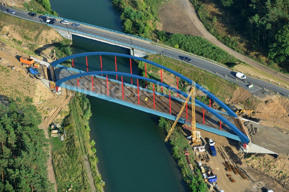 Eberswalde von oben - Baustelle zum Neubau eines Brückenbauwerkes entlang der Bundesstraße L 291 über den Finowkanal - Havel-Oder-Wasserstraße ( HOW ) bei Eberswalde in Brandenburg