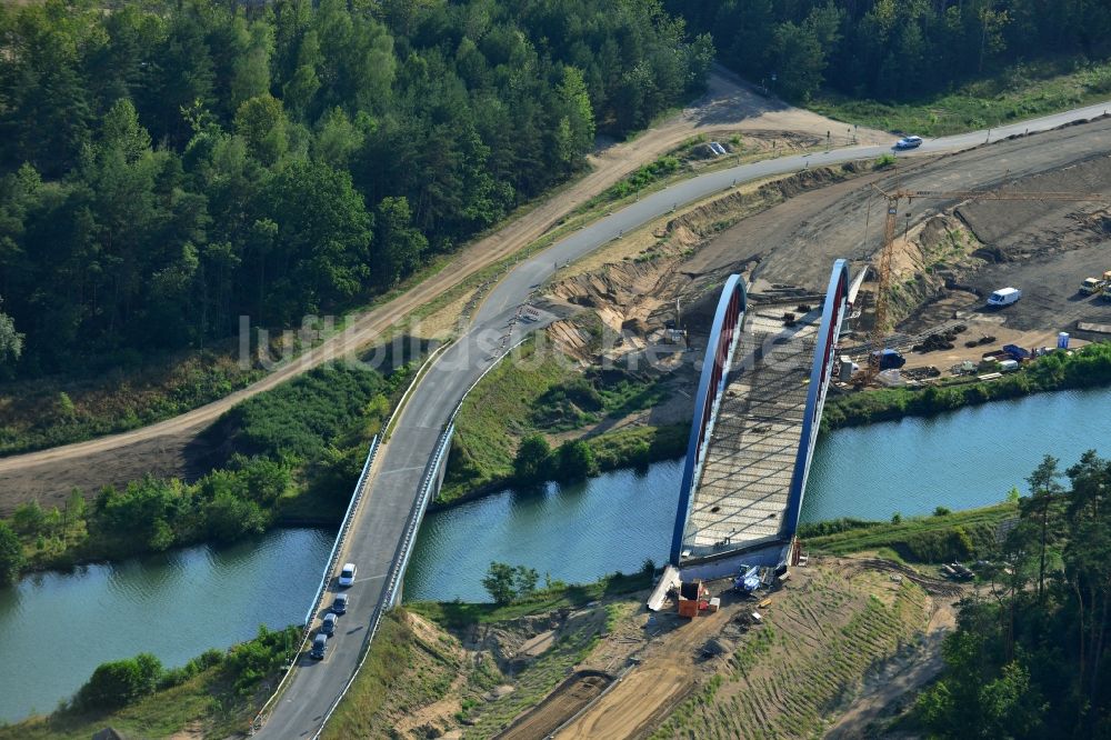 Eberswalde von oben - Baustelle zum Neubau eines Brückenbauwerkes entlang der Bundesstraße L 291 über den Finowkanal - Havel-Oder-Wasserstraße ( HOW ) bei Eberswalde in Brandenburg