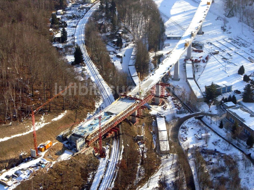 Aue von oben - Baustelle zum Neubau der Brückenkonstruktion in Aue im Bundesland Sachsen, Deutschland