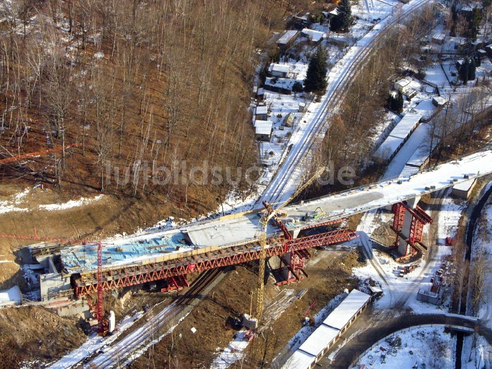 Aue aus der Vogelperspektive: Baustelle zum Neubau der Brückenkonstruktion in Aue im Bundesland Sachsen, Deutschland