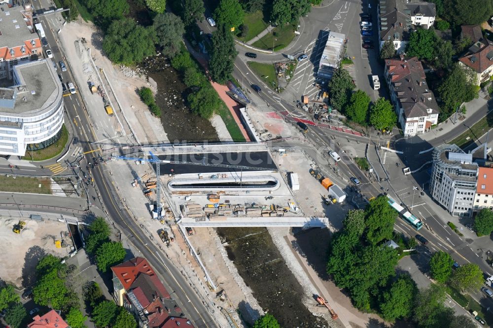 Luftaufnahme Freiburg im Breisgau - Baustelle zum Neubau der Brückenkonstruktion der Kronenbrücke in Freiburg im Breisgau im Bundesland Baden-Württemberg, Deutschland