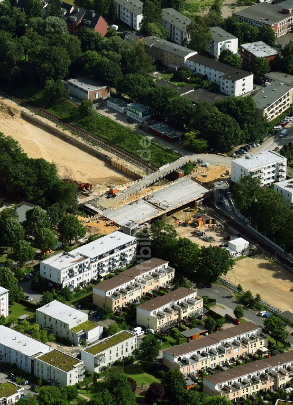 Hamburg aus der Vogelperspektive: Baustelle zum Neubau der Brückenkonstruktion Legienbrücke im Ortsteil Horn in Hamburg, Deutschland