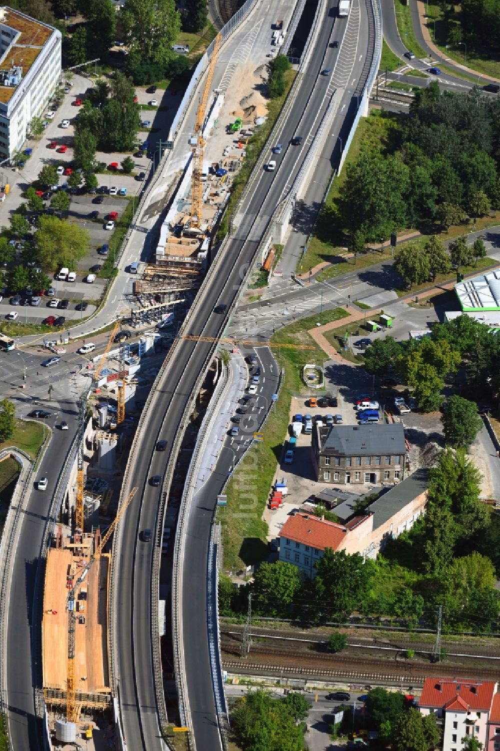 Potsdam von oben - Baustelle zum Neubau der Brückenkonstruktion in Potsdam im Bundesland Brandenburg, Deutschland